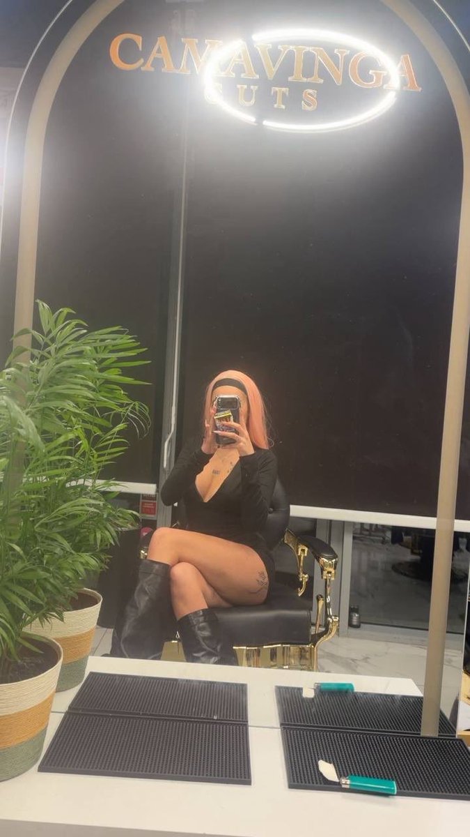 soooamberr's tweet photo. Sois honnête 🥲               

si je te follow et que je t'envoyais plein de vidéo au hasard en messages privés, tu me bloquerais ?       

📷         (Je le fais tout le temps 📷 https://t.co/N7wJUjyi3k