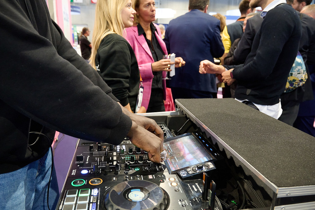 SCE_Event's tweet photo. 📅 𝗦𝘂𝗽𝗽𝗹𝘆 𝗖𝗵𝗮𝗶𝗻 𝗘𝘃𝗲𝗻𝘁 : 𝟮 𝗷𝗼𝘂𝗿𝘀 𝗽𝗼𝘂𝗿 𝗮𝗰𝘁𝗶𝘃𝗲𝗿 𝗲𝘁 𝘁𝗿𝗮𝗻𝘀𝗳𝗼𝗿𝗺𝗲𝗿 𝘃𝗼𝘁𝗿𝗲 𝗦𝘂𝗽𝗽𝗹𝘆 𝗖𝗵𝗮𝗶𝗻 !

✨ Un rendez-vous incontournable pour décrypter les transformations qui façonnent la Supply Chain de demain.

👉 https://t.co/cv3XQNQEdN https://t.co/7lnrzzlAmO