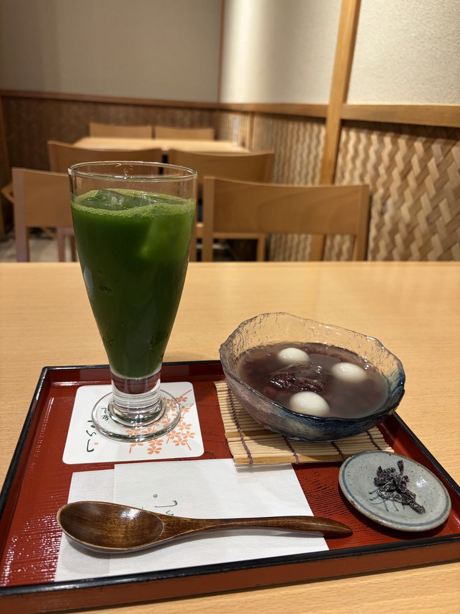 shiawaseayan's tweet photo. 2026.8.1

京都　　
祇園小石

いつも祇園小石で
飴🍬をお土産に買います

暑かったので
アイスグリーンティー
白玉ぜんざい

癒されました〜 https://t.co/mvbfjQtLMF