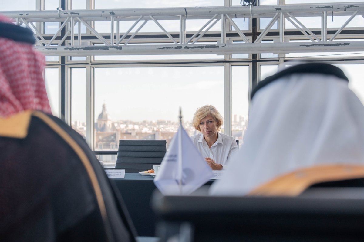 imarabe's tweet photo. 🤝 La jeunesse au cœur des échanges entre l’ @imarabe  et @AGFUNDProgram 

Mme @AClaireLegendre , présidente de l’Institut du monde arabe, a reçu Son Altesse Royale le prince @AAzizTalal , président d'Arab Gulf Programme for Development (AGFUND), accompagné d’une délégation de haut niveau, à l’occasion de sa visite à Paris.

Les échanges ont porté sur les perspectives d’un partenariat entre les deux institutions autour d’une priorité commune : la jeunesse.

Son Altesse Royale et la délégation ont également découvert l’exposition du Prix du design de l’IMA 2026, qui met à l’honneur la créativité des designers du monde arabe et de sa diaspora.

Cette rencontre traduit la volonté de l’IMA de nouer des partenariats avec les institutions du monde arabe pour favoriser les liens entre les jeunes européens et arabes et favoriser l’accès des jeunes à la culture.

📸 Malek Ben Salem/IMA

#ima #AGFUND #jeunesse #coopérationculturelle