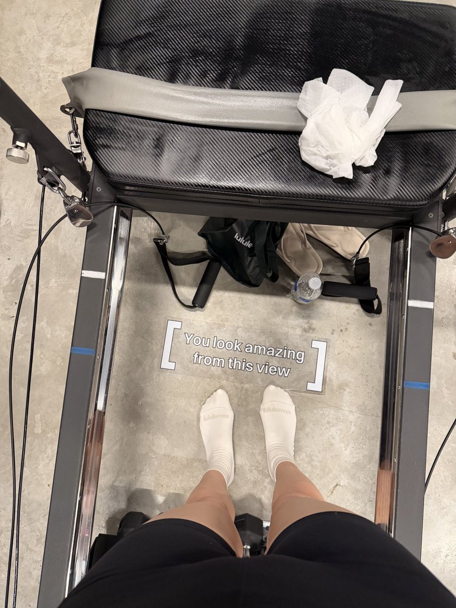 llucllaraa's tweet photo. Two weeks into solidcore and I’m already starting to see a little ab definition. I’m already happy going in, and I always leave even happier. Genuinely enjoying it is what keeps me coming back I think https://t.co/hjxGnPwayp