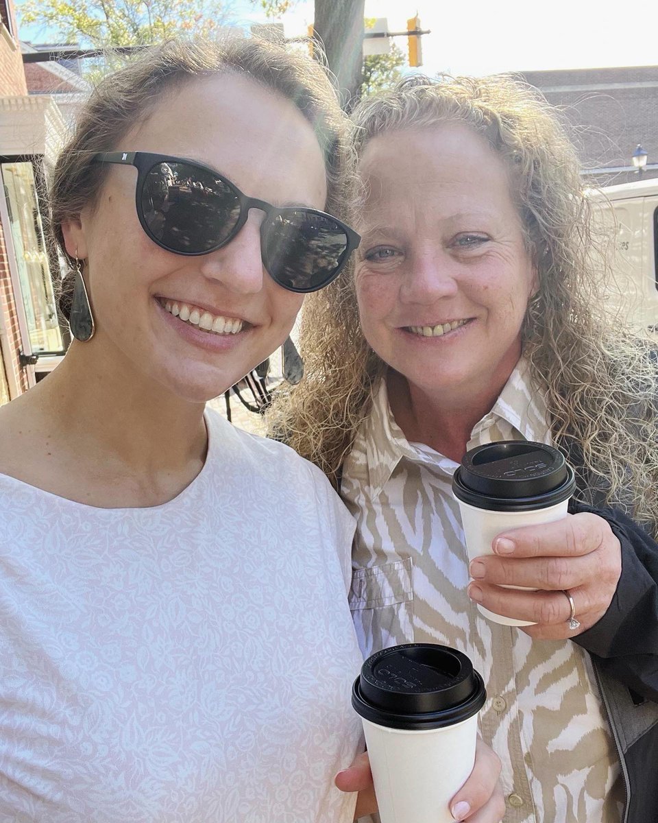 c_claudinha's tweet photo. Happy birthday to my amazing mom. I’m so grateful for your love, strength, and everything you do. https://t.co/UK9tECtFmI