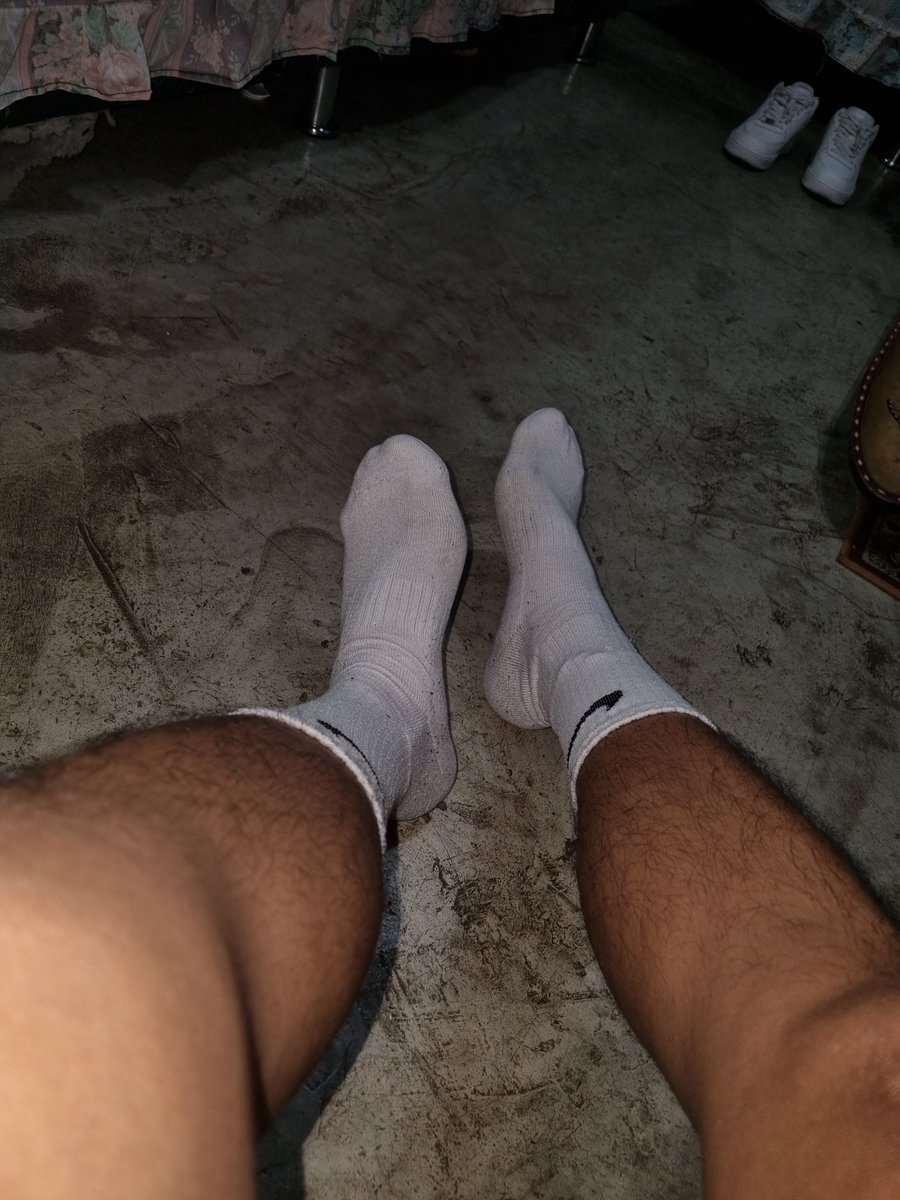 Roniuj18's tweet photo. #pies #relapsing #fetiches #gay https://t.co/TkGAPhsqmo