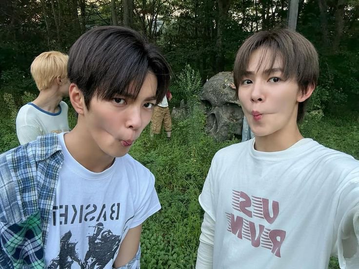 flyzuu_'s tweet photo. #hyeonkeon au yg sudah aku baca

— a thread https://t.co/bWJs8TcBH6