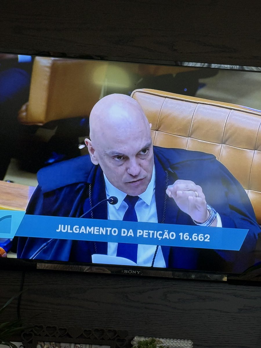Maubmarcon's tweet photo. O acusado julgando o próprio caso, só no Brasil de Lula 😳👍🏻 https://t.co/8KL9TaKrBF