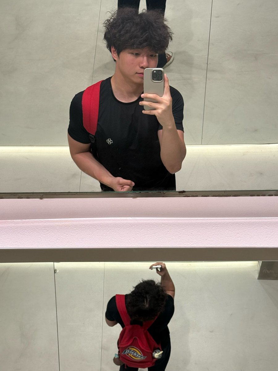 Jan_Xuan_'s tweet photo. 懒得p了  原图直出 #嘉兴 #男大 https://t.co/bXg2qyyE7z