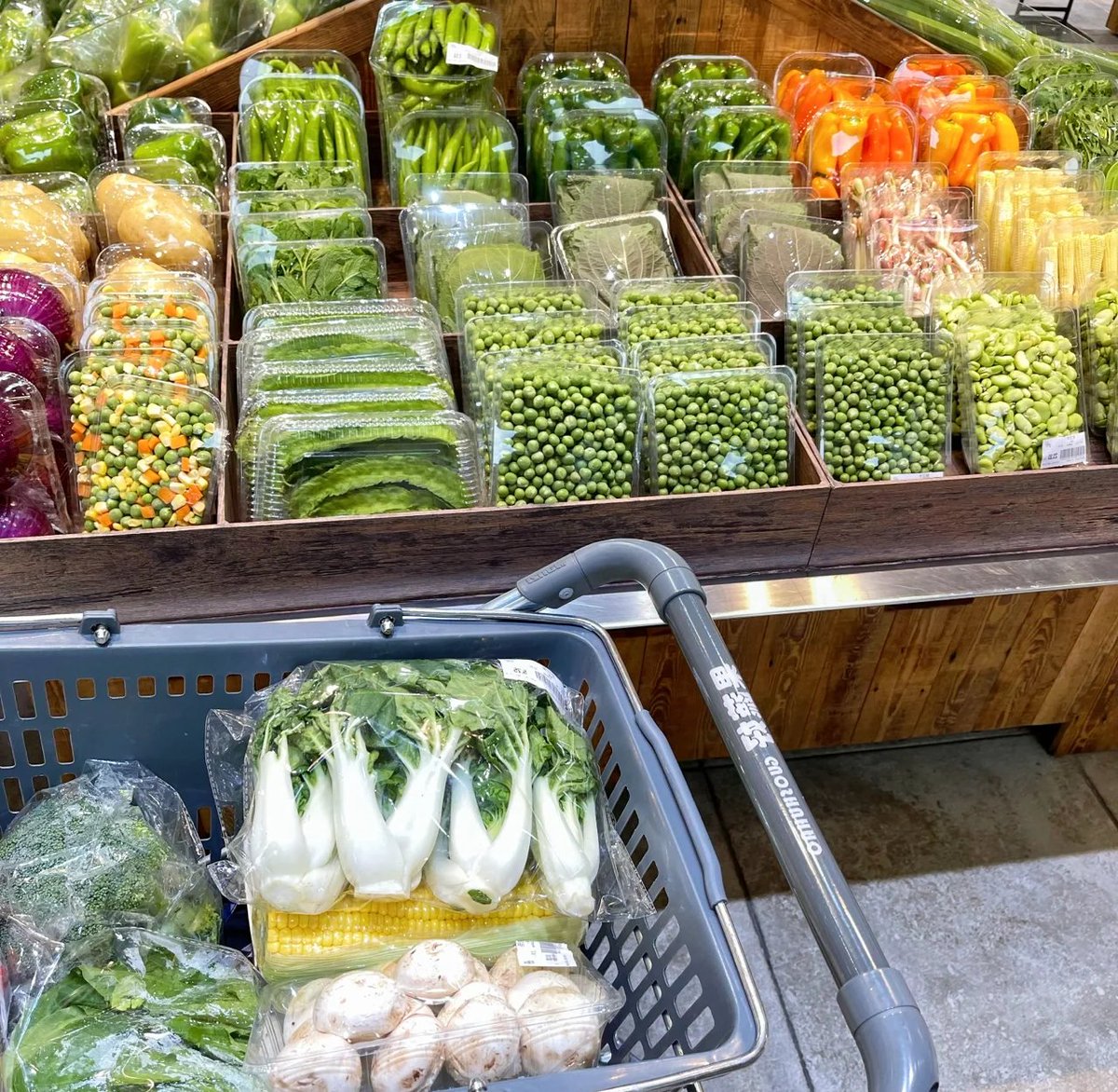 RAMESHJ63389883's tweet photo. Fresh, local organic veggies in stock now! Grab your seasonal picks before they sell out at our neighborhood market , https://t.co/37fLZXUylQ