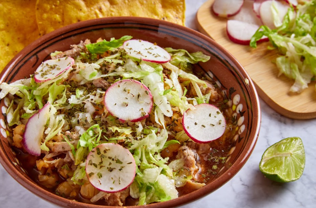 animalgourmet's tweet photo. 🌿🤤Conoce por qué el orégano es indispensable en la gastronomía mexicana, su origen y todas sus propiedades curativas para la salud. ✨🫖🥣

https://t.co/m6oSezQSdy

#Orégano #CocinaMexicana #HierbaAromática https://t.co/e9n9POr3M8