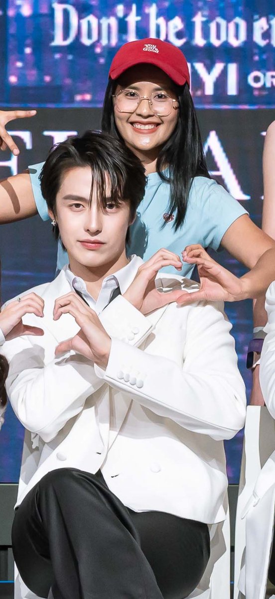 SP14june's tweet photo. สายตาสะกดจิต สะกดใจแม่มากครับลูก 🥹
แต่ยังไงก็ยังเป็น ยัยน้องเฮงคนสวยของแม่ 🦔❤️🤏

@HengmarkII 

#hengmarkii 
#อย่าขอพี่เจนFinalEP 
#TeeHeng https://t.co/mCvrNSRbjm