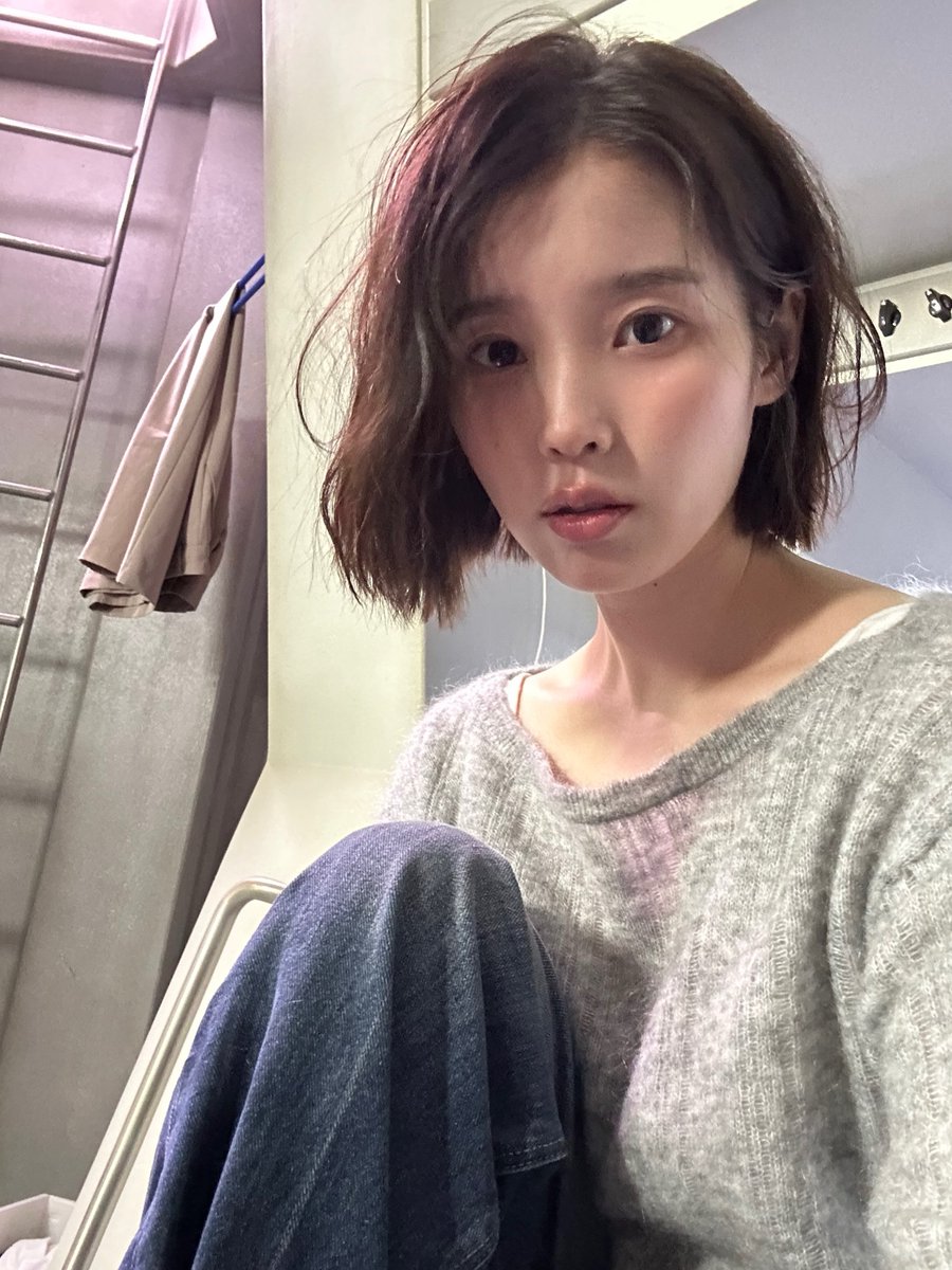 _IUstagram's tweet photo. 이 별로부터 https://t.co/8tBGBewFTw
