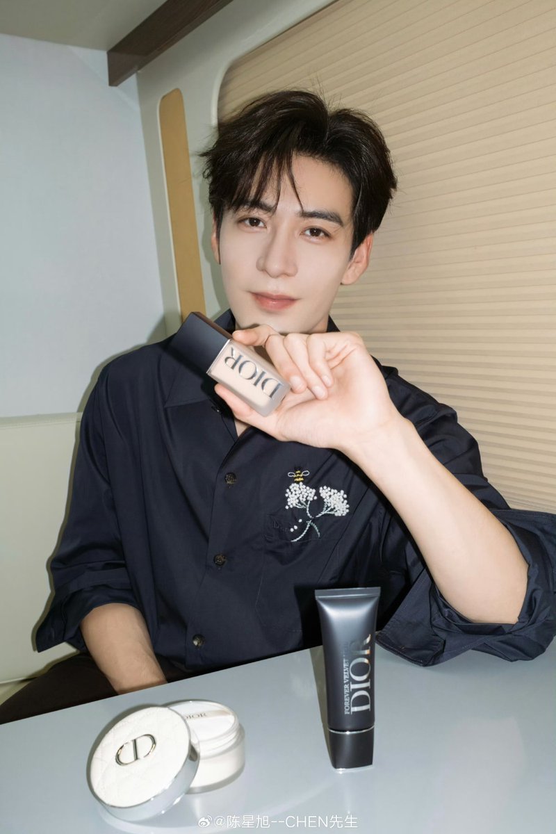 PaToi726624's tweet photo. CXX weibo updates
Dior Man

#dior 
#เฉินซิงซวี่ #ChenXingxu 
#陈星旭
#OliverChen https://t.co/mBhp6GjpyI