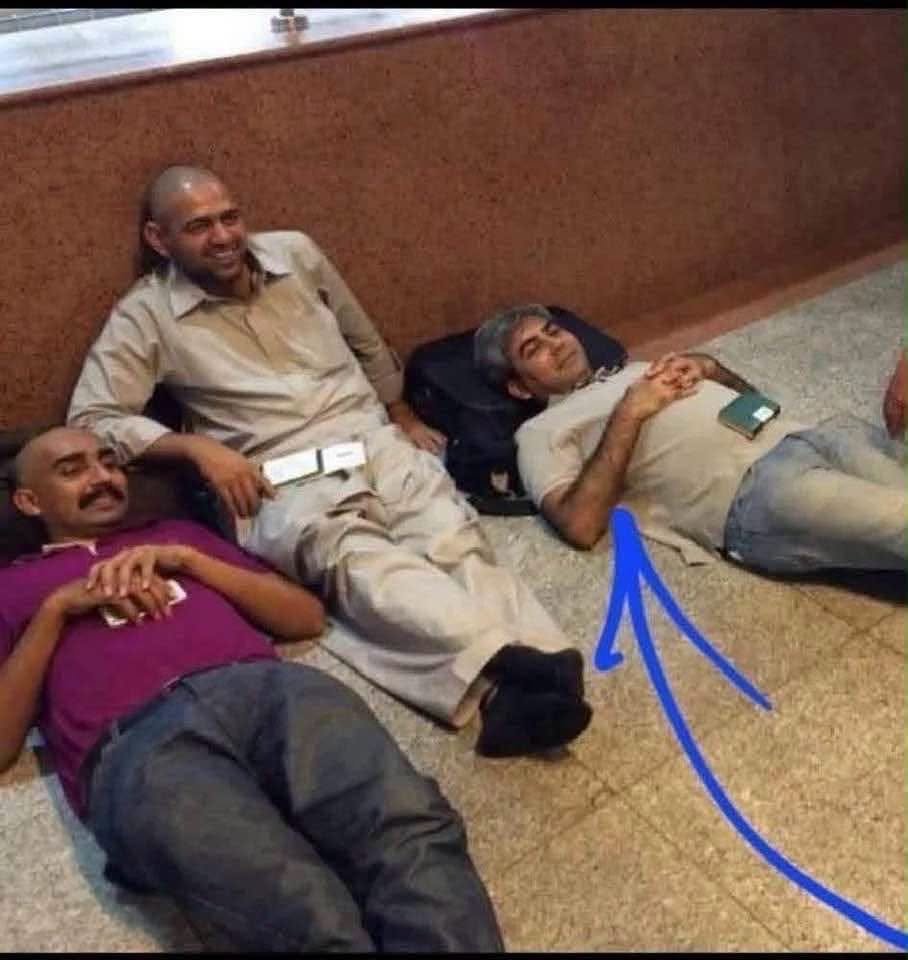 Aimen394542's tweet photo. @ahmadwaraichh @ahmadwaraichh a contact from social media sent me this picture after i shared your post, and this is years old pic when he didnt need to show his simplicity to anyone. Looks like he's the same today as well. https://t.co/8zB6uJmsgN