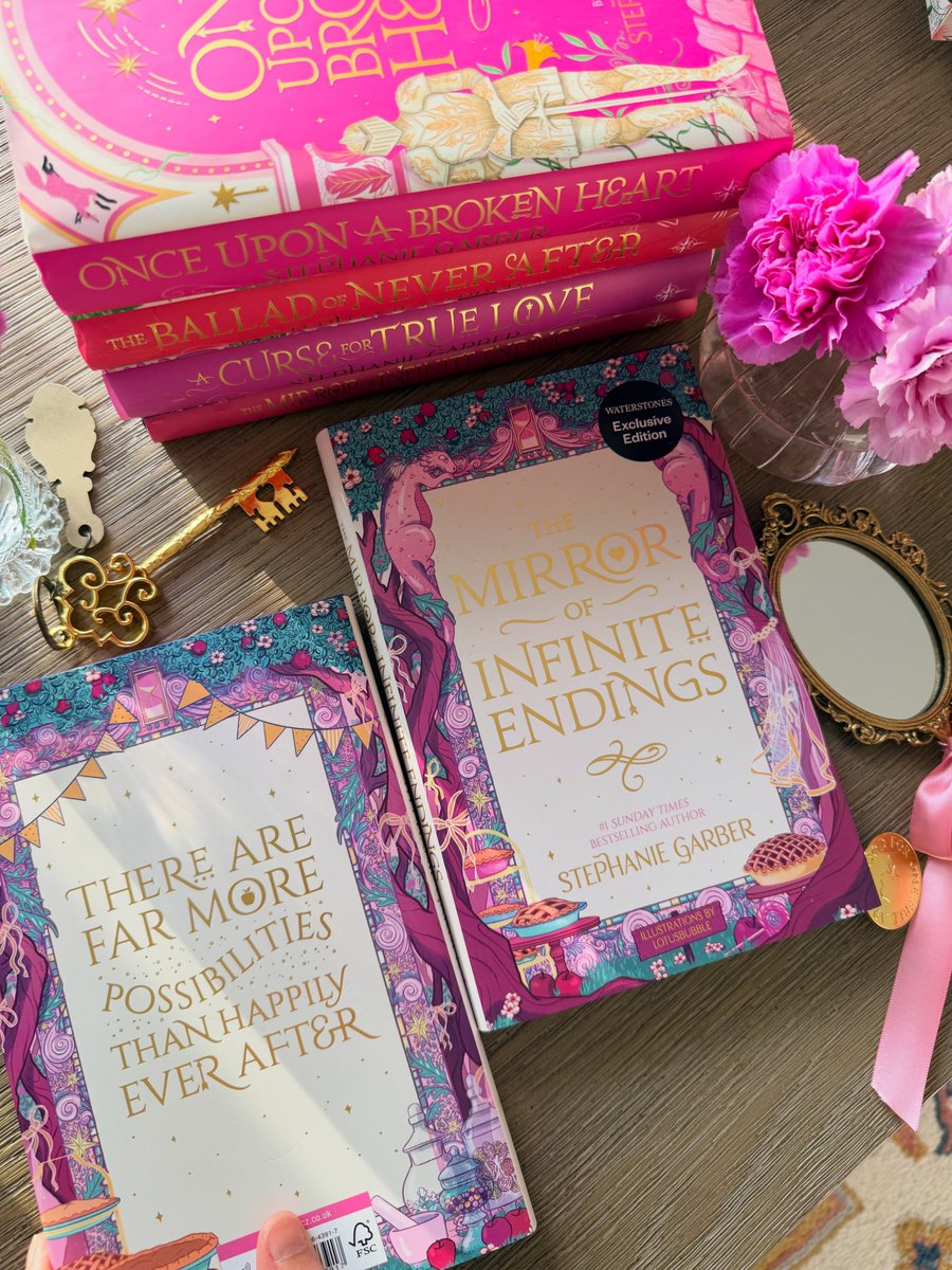 portalevajacks's tweet photo. “Estamos a uma semana! Uma semana a partir de hoje O Espelho dos Finais Infinitos estará nas livrarias. Estou surtando, muito animada e com os pensamentos a mil.” — Stephanie Garber via Instagram. https://t.co/RwboqtftyC