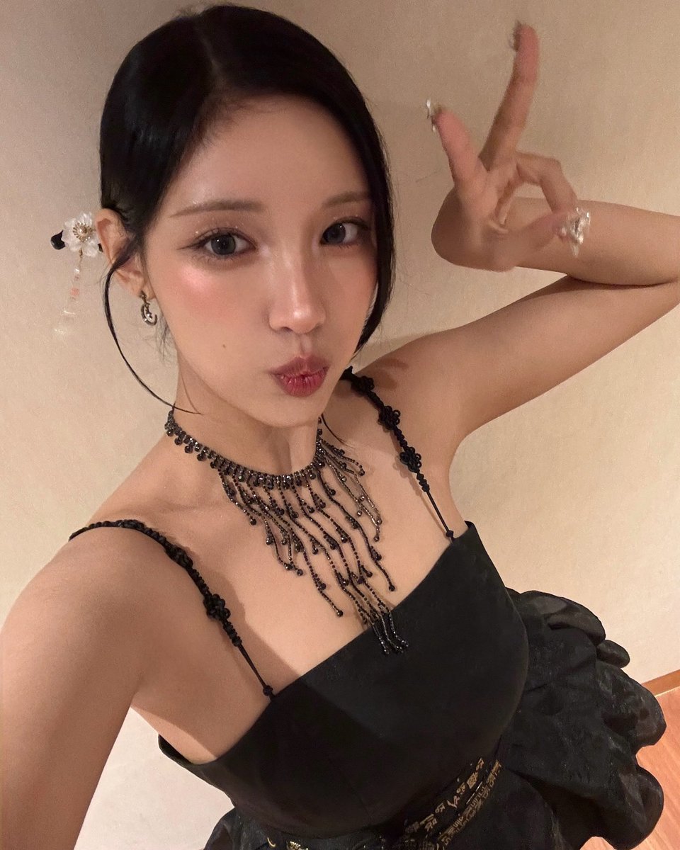 lightsumpics's tweet photo. happy birthday to our chowon 🥳
#HAPPY_CHOWON_DAY
#꽃처럼예쁜초원이생일축하해 https://t.co/W7spAClqgF