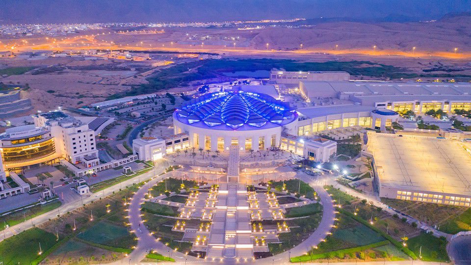 soon_in_oman's tweet photo. 📍أبرز المؤتمرات والمعارض المرتقبة في مركز عُمان للمؤتمرات والمعارض في شهري أكتوبر ونوفمبر المقبلين:

🏠 معرض أكتوبر العمران (٥-٨ أكتوبر)
⚡ مؤتمر عُمان للكهرباء والطاقة (١٢-١٤ أكتوبر)
🌆 قمة إلهام عُمان للمستثمرين (١٤ أكتوبر)
🪄 مهرجان عُمان للعلوم (٢-٩ نوفمبر)
🏙️ المعرض العماني الروسي للتجارة والاستثمار (١٦-١٨ نوفمبر)