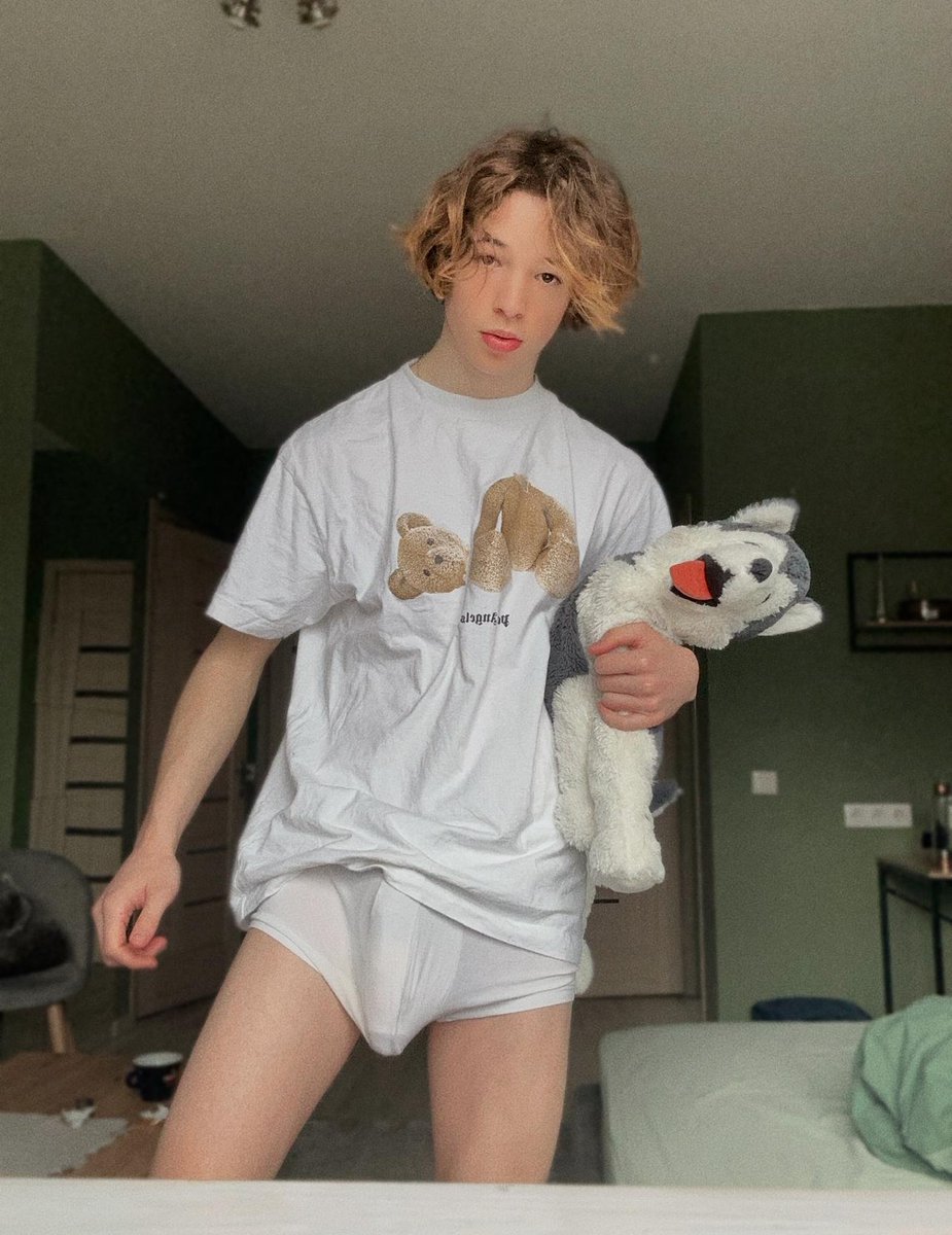BigDaddyj2qb's tweet photo. am i ur type? https://t.co/8XWJjtzWyU
