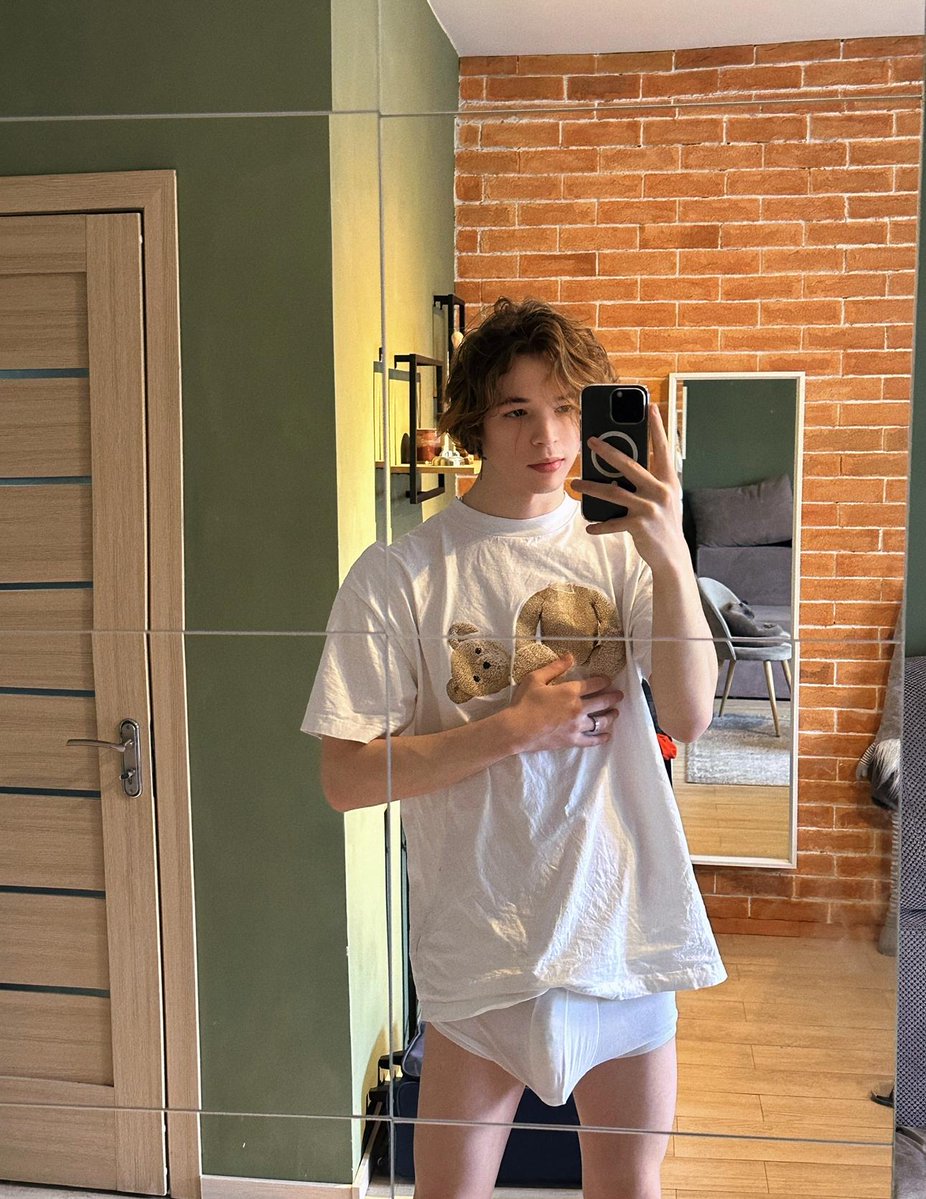 BigDaddyj2qb's tweet photo. Wanna stay up all night with me? https://t.co/Ytg0RigsBm