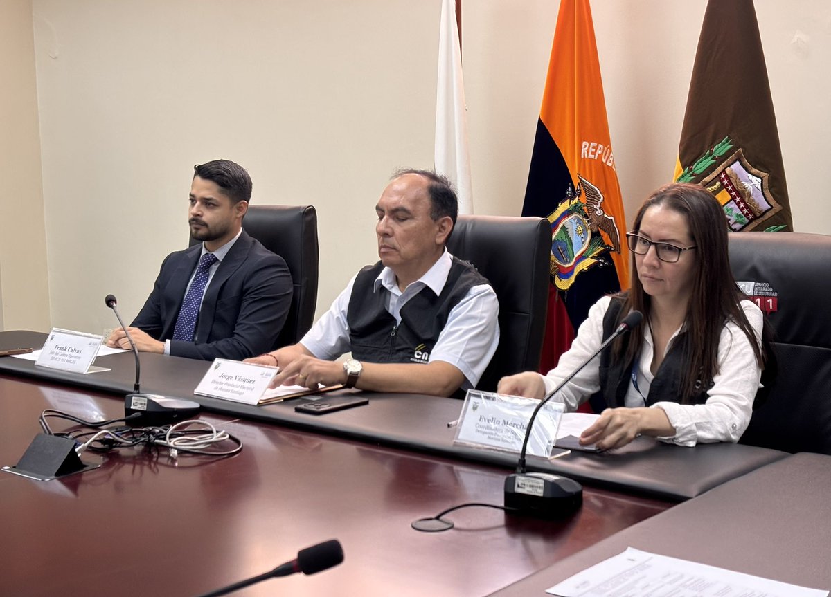 ECU911Austro's tweet photo. #AHORA| Jefe Local del #ECU911Macas @Frankicc participa en la activación de la Mesa de Seguridad Electoral a Nivel Nacional para el proceso electoral “Elecciones Seccionales y Elección de Consejeras y Consejeros del Consejo de Participación Ciudadana y Control Social 2027”, acto que se desarrolla en el Sala Crisis del #ECU911 #MoronaSantiago. 

#MesaSeguridad2027Ec
#Elecciones2027Ec
#ElecciónCPCCS2027