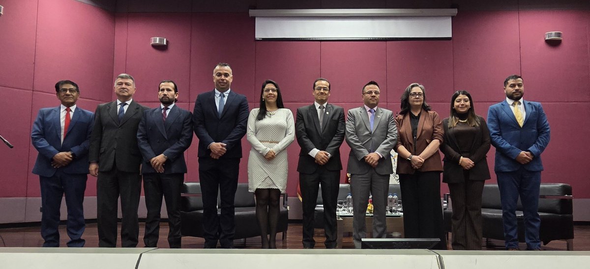 JudicaturaLoja's tweet photo. 🤝 "Dialogar también es construir justicia".
En #Loja, se desarrolla la Mesa Redonda sobre los retos y perspectivas de la mediación en la era digital.
Expertos analizan este mecanismo en el Auditorio Manuel Carrión de la Corte Provincial. 
 #JusticiaConIndependenciaCJ https://t.co/T2rijqGiPd