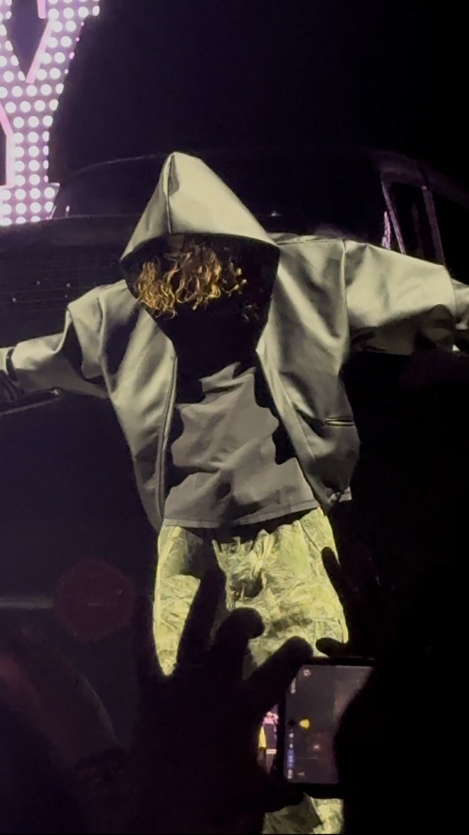 realtreeplayas's tweet photo. my pics of scrim from last night: a thread https://t.co/cAuxk7wVTK
