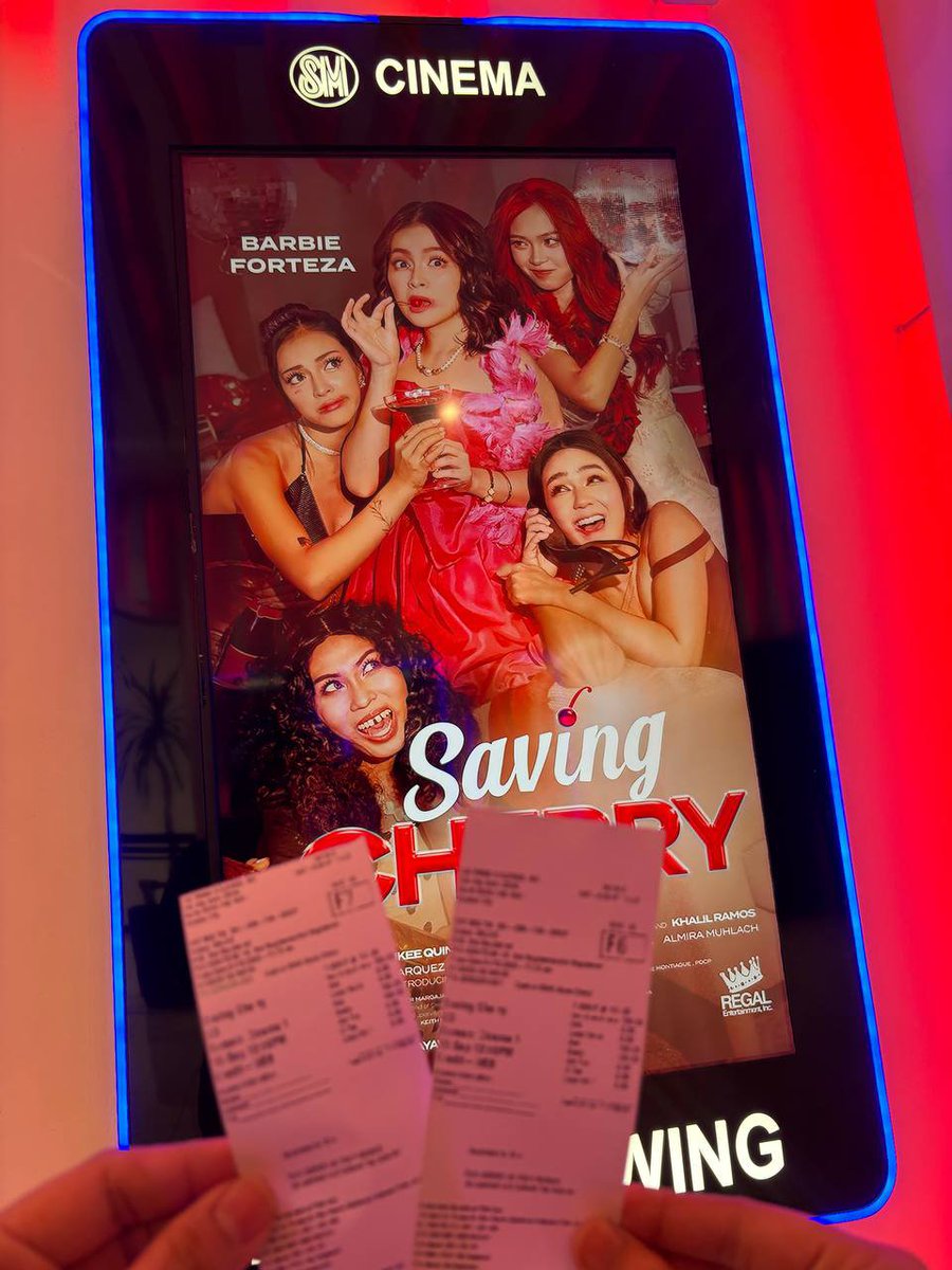 soshiujjang's tweet photo. Narinig ko na naman ‘yung iconic line ni @dealwithBARBIE na, “this pain is changing me”. One of my most fave lines ko talaga 'tooo! ❤️

Watched #SavingCherry again today, this time with my bestie! 👯‍♀️

Worth rewatching? F💋 YES!!! Iba talaga movie na 'to! WINNEEER!!!! 🍒🙌🏻 https://t.co/3UMw3jOuf2