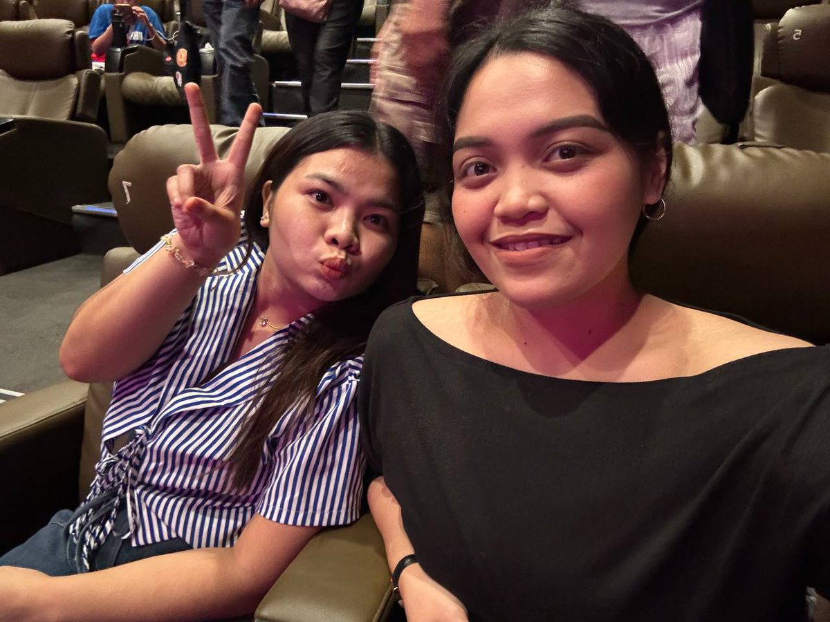 soshiujjang's tweet photo. Narinig ko na naman ‘yung iconic line ni @dealwithBARBIE na, “this pain is changing me”. One of my most fave lines ko talaga 'tooo! ❤️

Watched #SavingCherry again today, this time with my bestie! 👯‍♀️

Worth rewatching? F💋 YES!!! Iba talaga movie na 'to! WINNEEER!!!! 🍒🙌🏻 https://t.co/3UMw3jOuf2