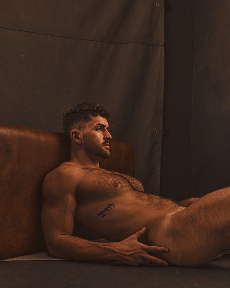 Evanharris1097's tweet photo. Tanlines and profiles https://t.co/2nwo2rAFmW