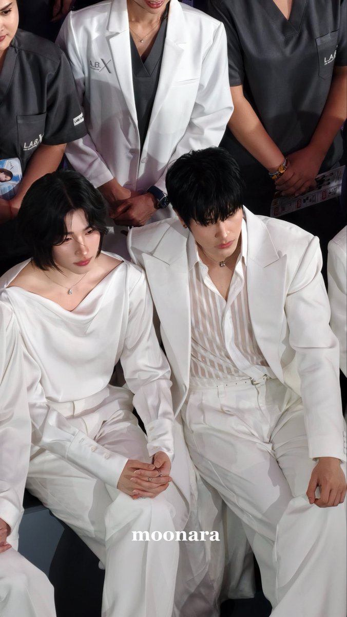 lookjunsgf's tweet photo. THE ARE INSANE ??????????

#LABXxDEXXGrandOpening #phuphasrp #teddyyy #phuphateddy https://t.co/ZPGZbMwBnt