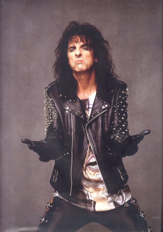 alicecooper's tweet photo. Welcome to the 80s... no AI needed. https://t.co/MqY03kQcpt