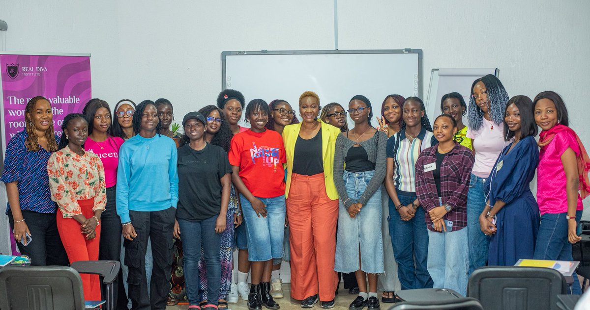 NikeAdeyemi's tweet photo. A fulfilling time last Saturday with girls at the Real Diva Institute. https://t.co/bngcnFupUn