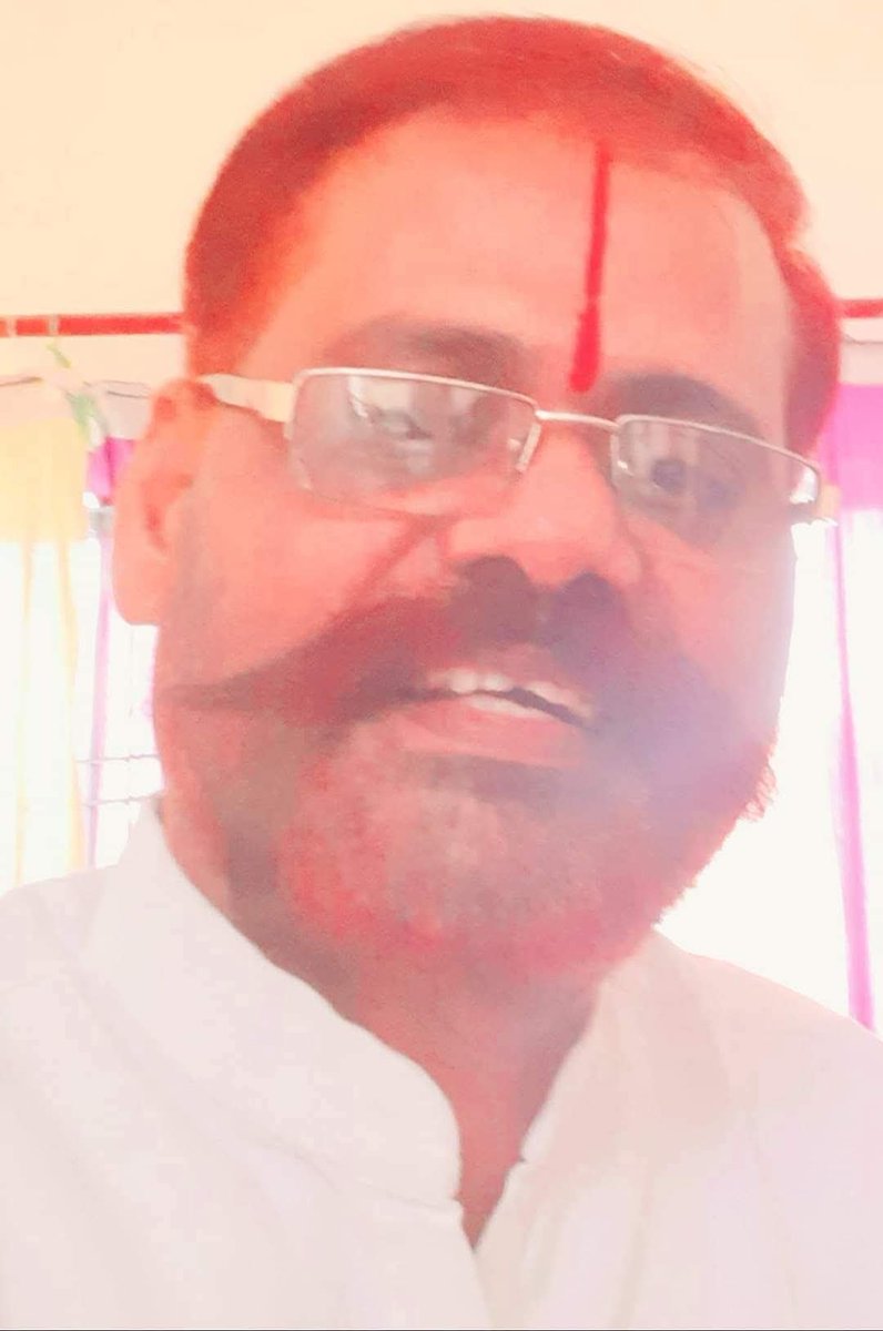 phalhari999's tweet photo. बीजेपी, ईवीएम में धांधली करवाने के लिये जो रणनीति बना रही हैं। पुलिस का सहारा लेने के लिये जो सोच रही हैं। अखिलेश यादव जी भी अब राजनीति में निपुण हो गए हैं। उन्हें भी पता हैं। बीजेपी 2027 में क्या रणनीति बना रही हैं।
बीजेपी आगे आगे चले तो सही, हम लोग भी पीछे पीछे लगे रहेंगे। https://t.co/5J0KvlfuPg