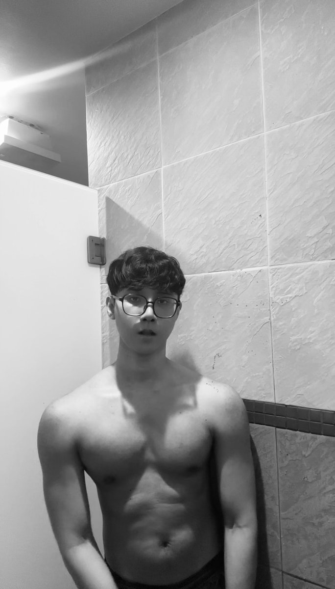 chinrymotion's tweet photo. ไอ ฟีล ไลค์ นิโคล https://t.co/i4QeGtiLfx