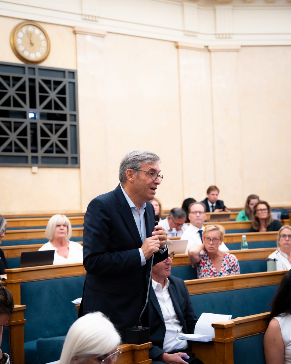 LabaronneDaniel's tweet photo. Heureux de retrouver mes collègues députés EPR pour cette journée parlementaire ! 🇫🇷

Une rentrée placée sous le signe du travail, de l’engagement et de l’action. Face aux grands défis qui nous attendent, nous sommes prêts à poursuivre notre mobilisation au service des Français. https://t.co/1TcD9PxU9U