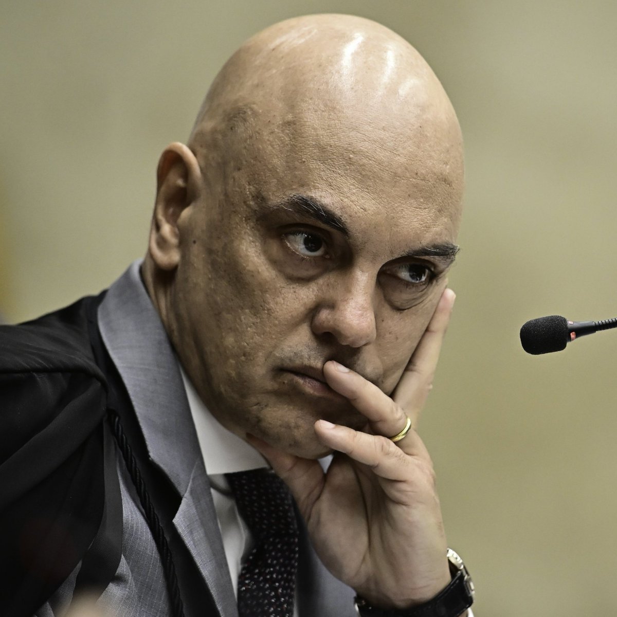 updatecharts's tweet photo. EITA! Alexandre de Moraes sobre André Mendonça:

“Está a serviço de um GRUPO POLÍTICO que quer dar um GOLPE nesse país.” https://t.co/P2MxFj4oS8