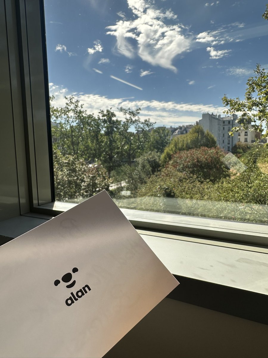 byronlove111's tweet photo. Je rejoins @avec_alan en tant que software engineering intern !

y’a 3 ans j’écrivais mes premieres lignes de code, j’ai l’impression que c’était y’a 10 ans https://t.co/HcAXd0cGyJ