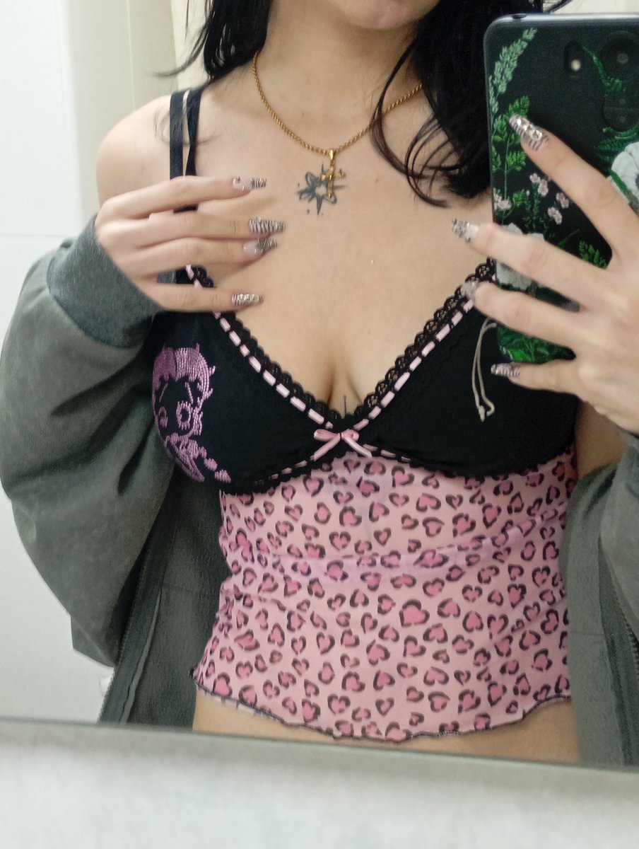axaposnose's tweet photo. Está diosa quiere vuestro dinero, no sé a qué estáis esperando, hacerme un revolut PayPal o lo que sea ya, putos perros 

#findom #sumisofinanciero #payig #pigpay #sumissiveboy #findomgoddess https://t.co/Fj1c9PZTW9