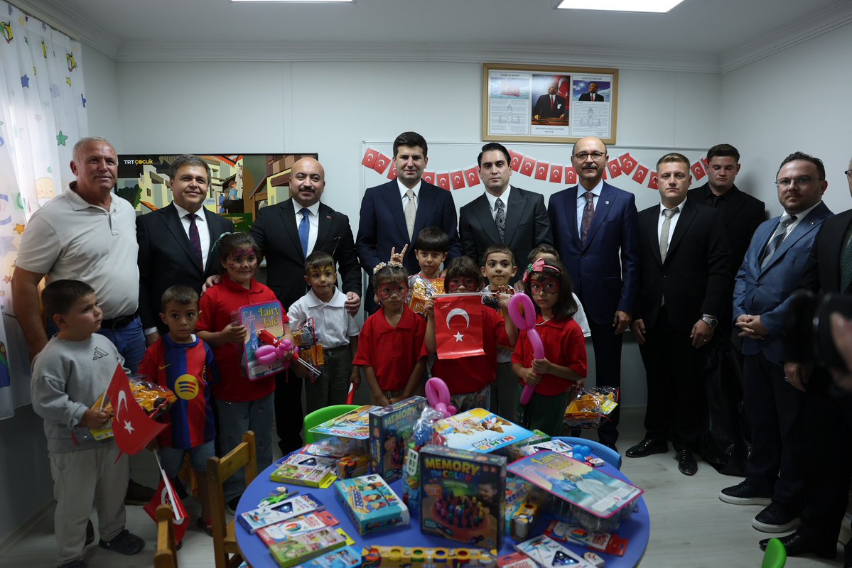 ayyildirim1's tweet photo. 📍 İzmir - Kınık

Liderimiz Sayın Devlet Bahçeli Beyefendi tarafından adı verilen, İzmir Ülkü Ocakları İl Başkanlığımızca Kınık ilçemizin Bağalan köyünde inşa edilen Çağrı Bey Anaokulumuzun açılışını dualarla gerçekleştirdik.

Büyük Selçuklu Devleti’nin kurucularından Çağrı Bey’in adını taşıyan bu kıymetli eğitim yuvasının evlatlarımıza, köyümüze ve İzmir’imize hayırlı olmasını Cenab-ı Allah’tan niyaz ediyorum. 🇹🇷