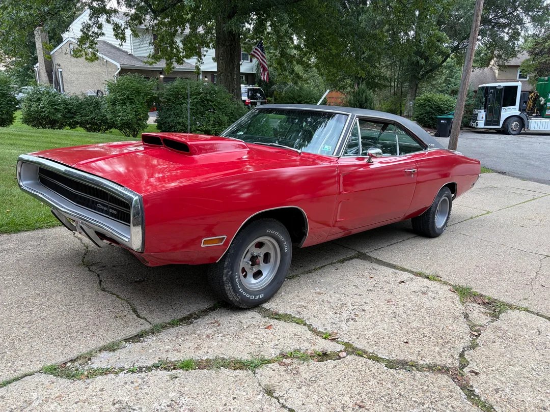 iOnlycuff_Juicy's tweet photo. 🔥 1970 Charger 500 — A Clueless Daughter Asks…
“Dad, is this actually a great car… or do you just think it is?” 😂
🏁 TEAM LEGEND
😎 TEAM OVERHYPED
“Cool car, but Dad’s nostalgia is doing the heavy lifting.”
#1970Charger500 #DodgeCharger #Mopar #MuscleCars #ClassicCars https://t.co/Z2pLZD9OtN