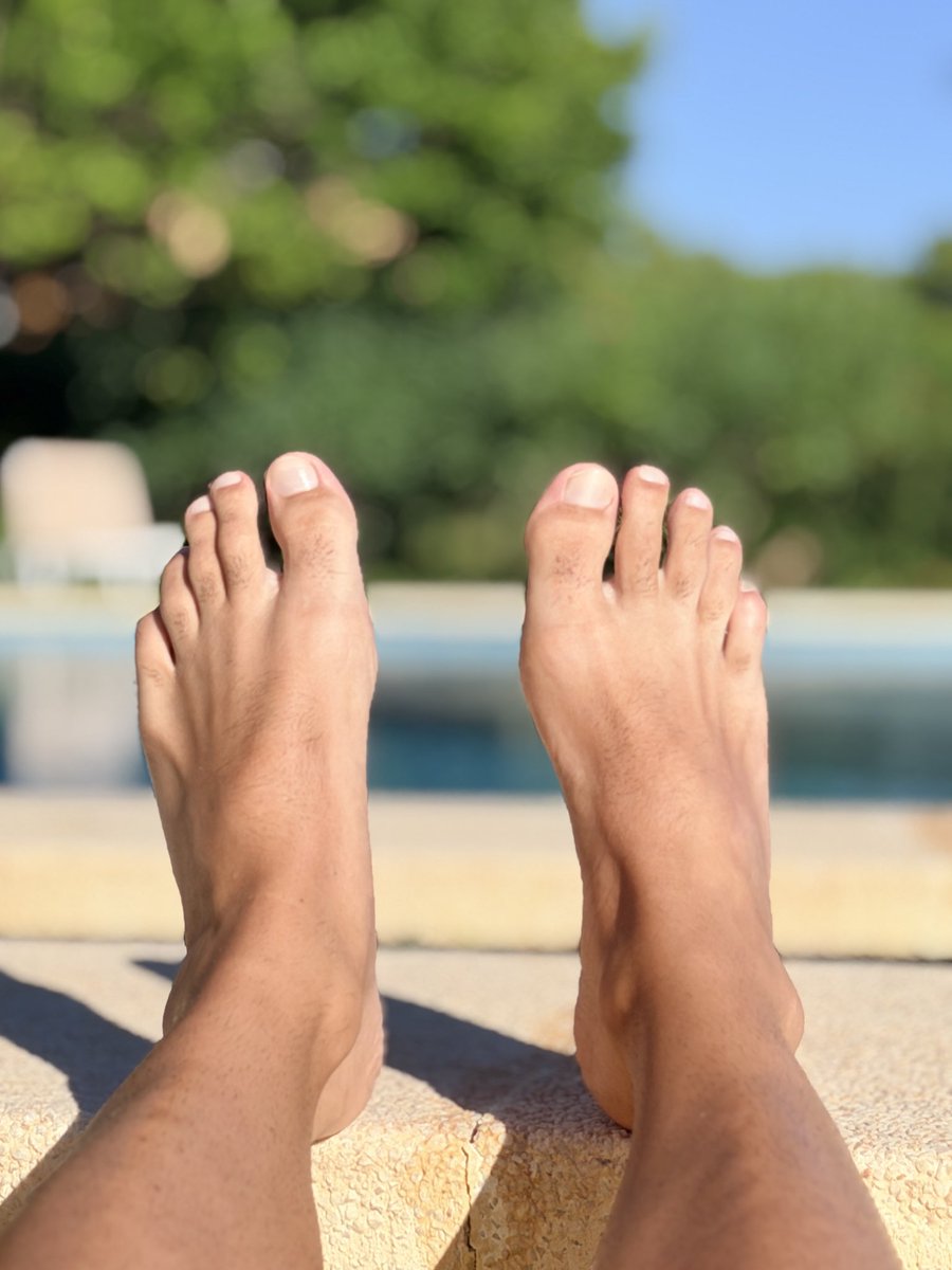 kingcorexxl's tweet photo. Like it? #feet https://t.co/CaBU2JIshy