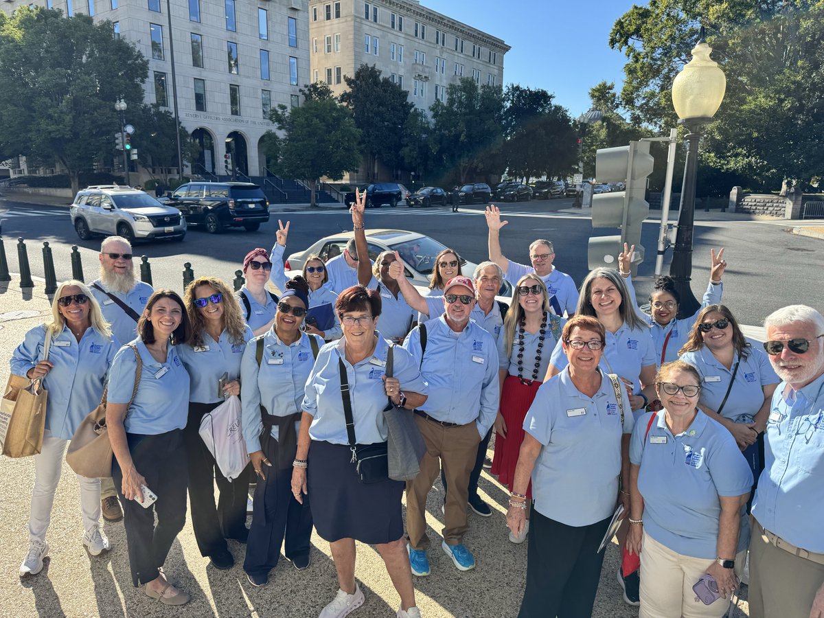 ACSCAN's tweet photo. Meetings with members of Congress are underway! Our advocates have already had some great discussions about our legislative asks: 1️⃣ support the highest possible funding for #CancerResearch &amp; prevention programs &amp; 2️⃣ cosponsor the #ClinicalTrial Modernization Act

#CancerLobbyDay https://t.co/ROAlU4HyOj
