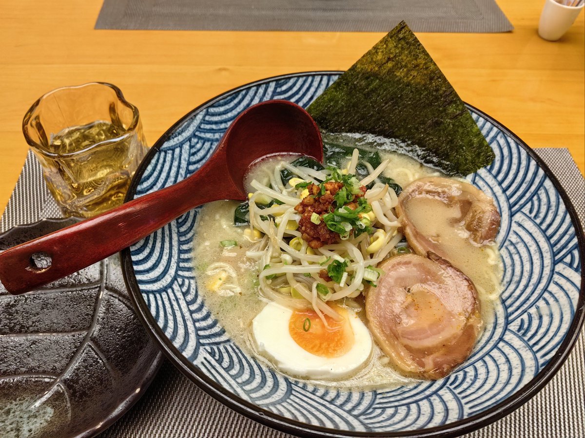 ninij858452's tweet photo. Just discovered the coziest hole-in-the-wall ramen spot in downtown! Rich tonkotsu broth, springy noodles, and perfectly marinated soft-boiled egg = 10/10 comfort food vibe. Must-visit if you’re craving hearty, authentic Japanese noodles! https://t.co/Bwt6YpQszF