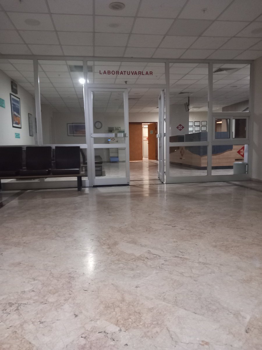 celalbusra8's tweet photo. 6 yıl sonra yine aynı yerdeyim... o zaman korku vardi kötü bir şey çıkarsa ne yaparım diye şimdi tam tersi ne olacaksa olsun bi an önce bitsin diye bekliyorum https://t.co/zjW7oDoyTH
