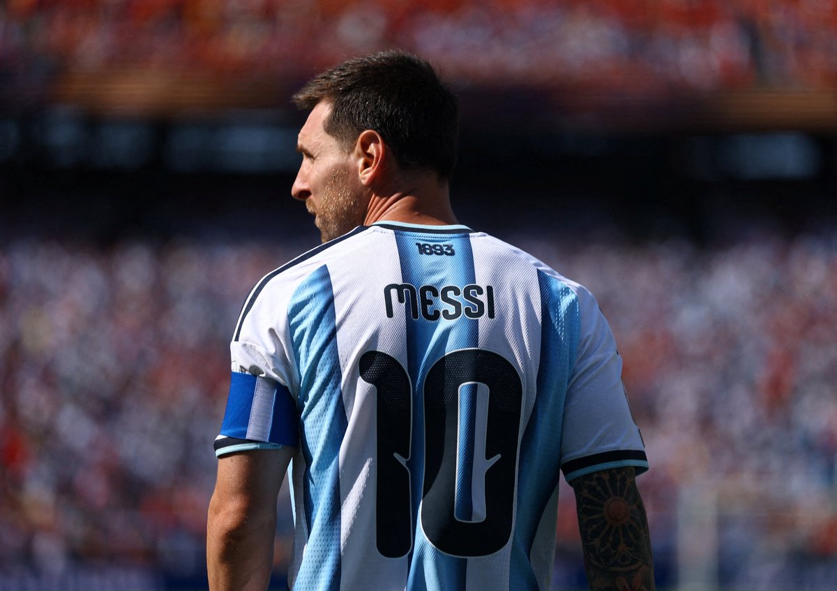 demarkesports's tweet photo. Diego Simeone: "Ballon d'Or'u hak eden hiç şüphesiz Messi. Bulunduğu bu yaşta çıkardığı o Dünya Kupası'ndan sonra zerre şüphe yok." https://t.co/bYdFAHAUyV