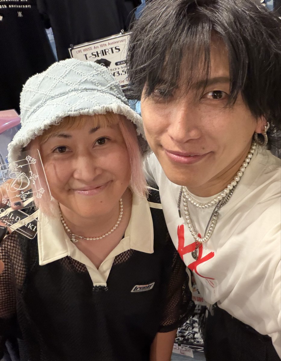 shiawaseayan's tweet photo. 2026.8.1

大阪
京橋 LIVE HOUSE Arc

Yamaguchi Daiki
20th anniversary tour
「 X X 」

今年6月東京公演を見に行って、
楽しくて！！
年内、残り３本ツアー遠征しちゃう！と決めて、まずは大阪、京橋！！

あと神戸、名古屋！！！
行ってみたかったライブハウスばかり

ライブ後には撮影ー！😆 https://t.co/SaoVbaRYQa