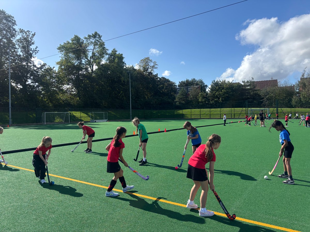 JCAWakefield's tweet photo. Year 4 have had an excellent afternoon at Silcoates school! They loved developing their skills in hockey and rugby and enjoyed meeting other pupils. Thank you @silcoatesschool https://t.co/ejQ4UHZb9X