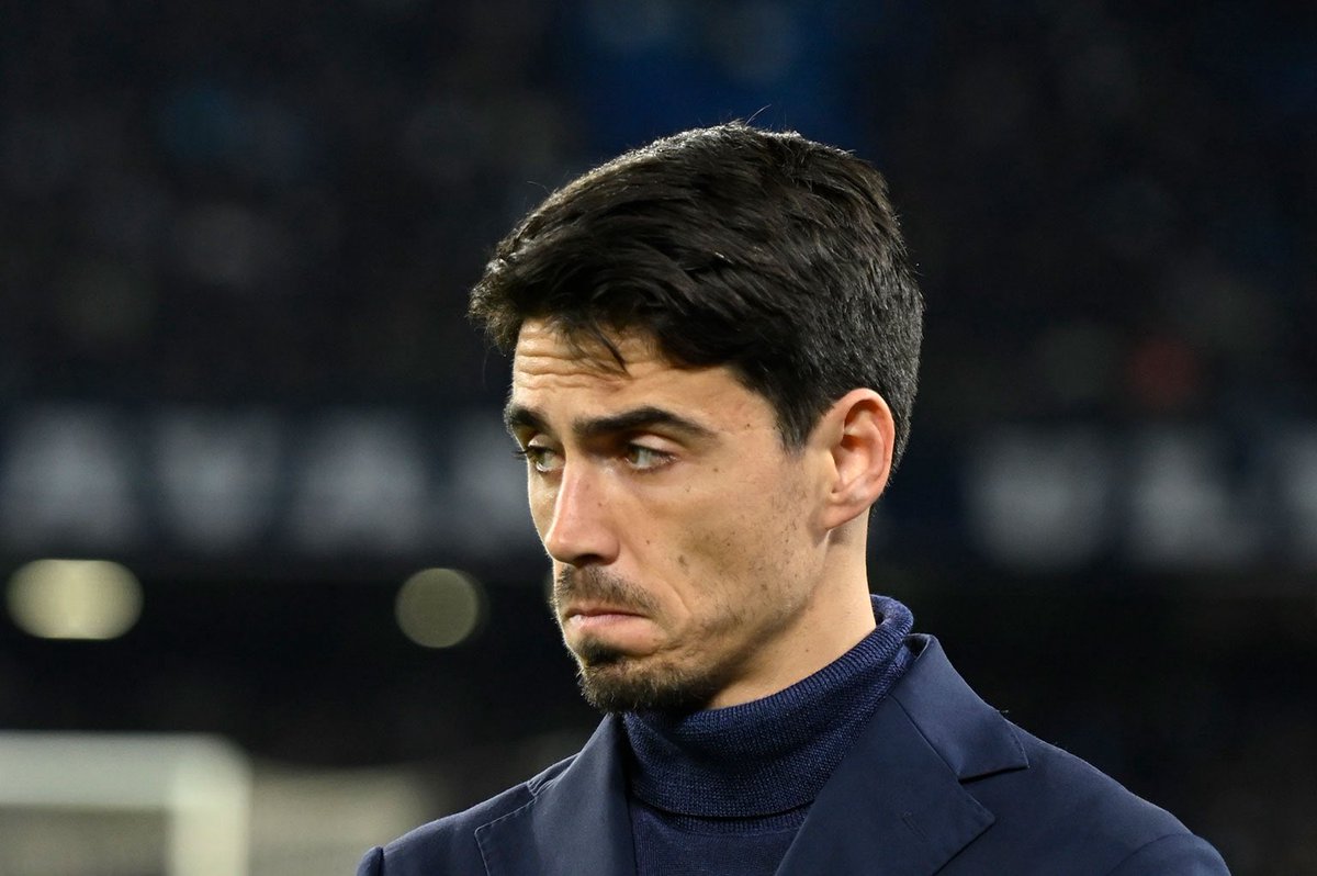 Glongari's tweet photo. 🚨 Partenza a rilento per il Parma di Cuesta. La società ha fiducia nel tecnico, ma la prossima gara contro il Genoa sarà importante. In caso di nuova sconfitta possibili valutazioni. Nicola nome autorevole, come D’Aversa in caso di ribaltone. https://t.co/lk9nPxWGu1