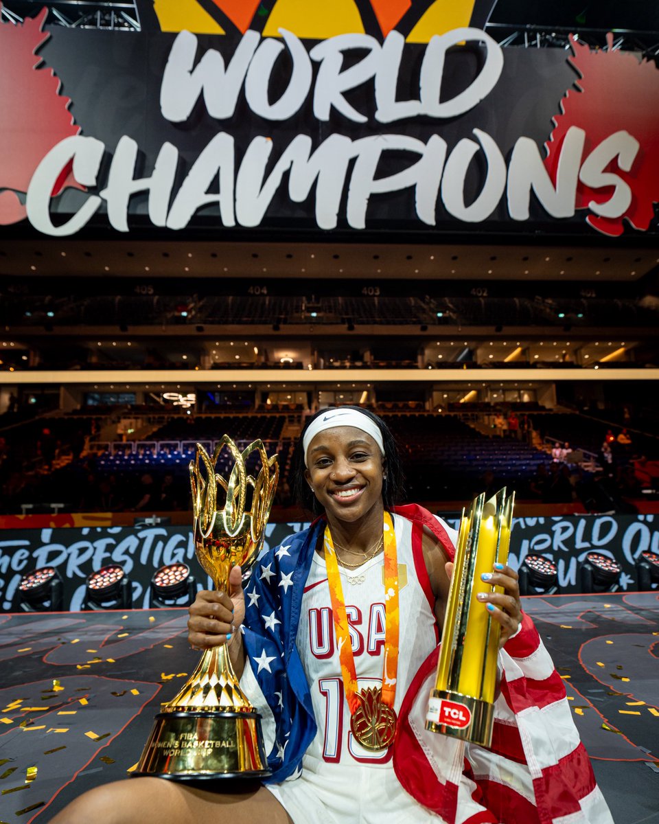 ndwbb's tweet photo. championship dna🏆

@JackieYoung3 is the only player to win a high school state title, NCAA Championship, WNBA Championship, Olympic 5x5 Gold Medal and a FIBA World Cup title. 

#GoIrish https://t.co/Z7DxGywQQC