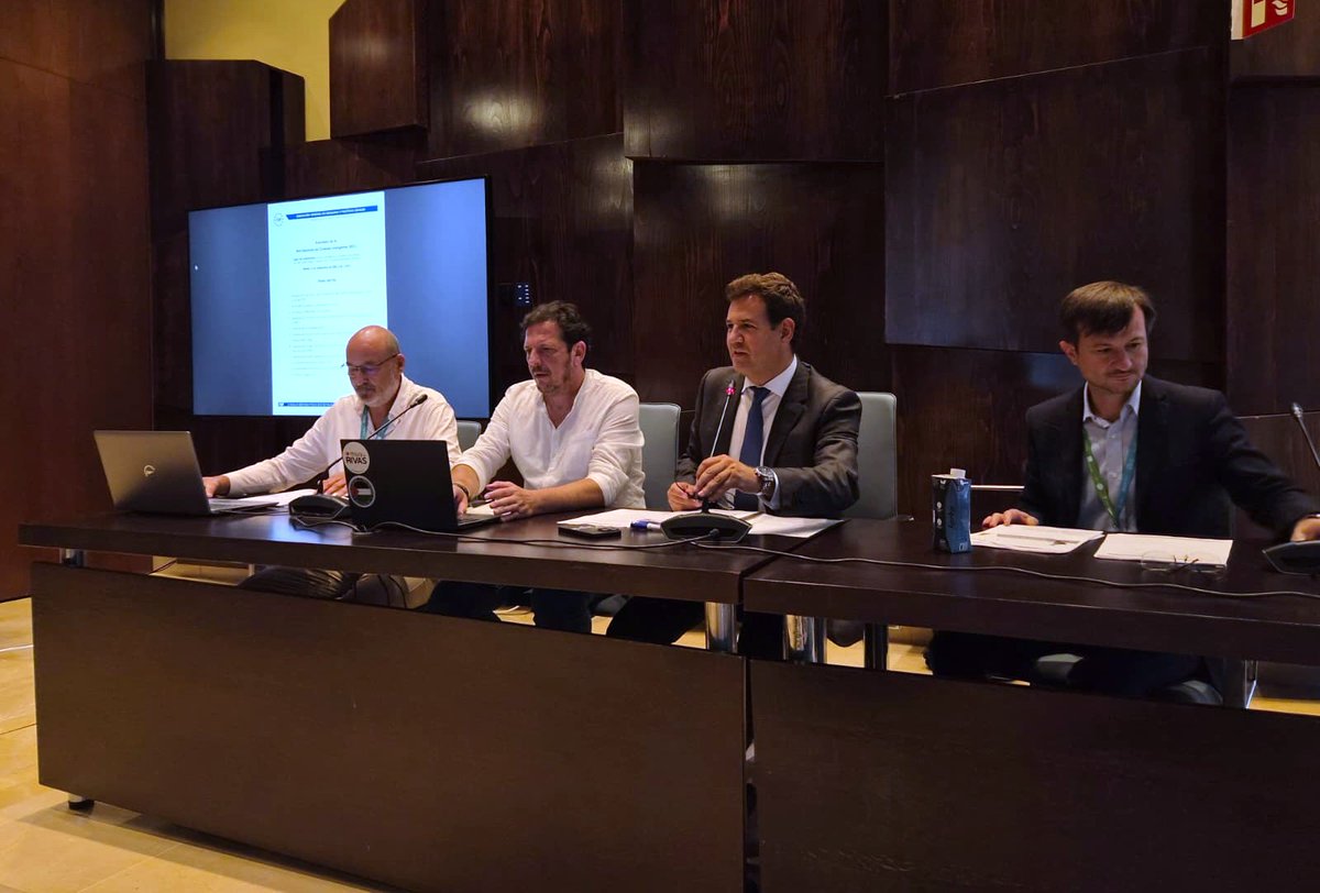 RedRECI's tweet photo. Hoy hemos celebrado la Asamblea Anual de la #RECI, un encuentro para compartir avances, reforzar la colaboración entre municipios y seguir impulsando iniciativas que contribuyan a una gestión pública más innovadora, sostenible e inteligente.
#RECIMálaga26 https://t.co/9EM58alw3w