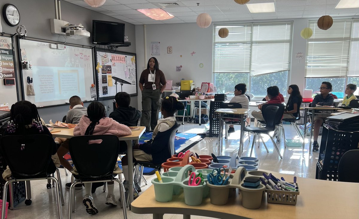 SPMITCHELL_ISES's tweet photo. Students were engaged in whole group reading today! Great job 3rd grade! #ShinesndSucceed @IsonSpringsES https://t.co/98JRWzV1pI