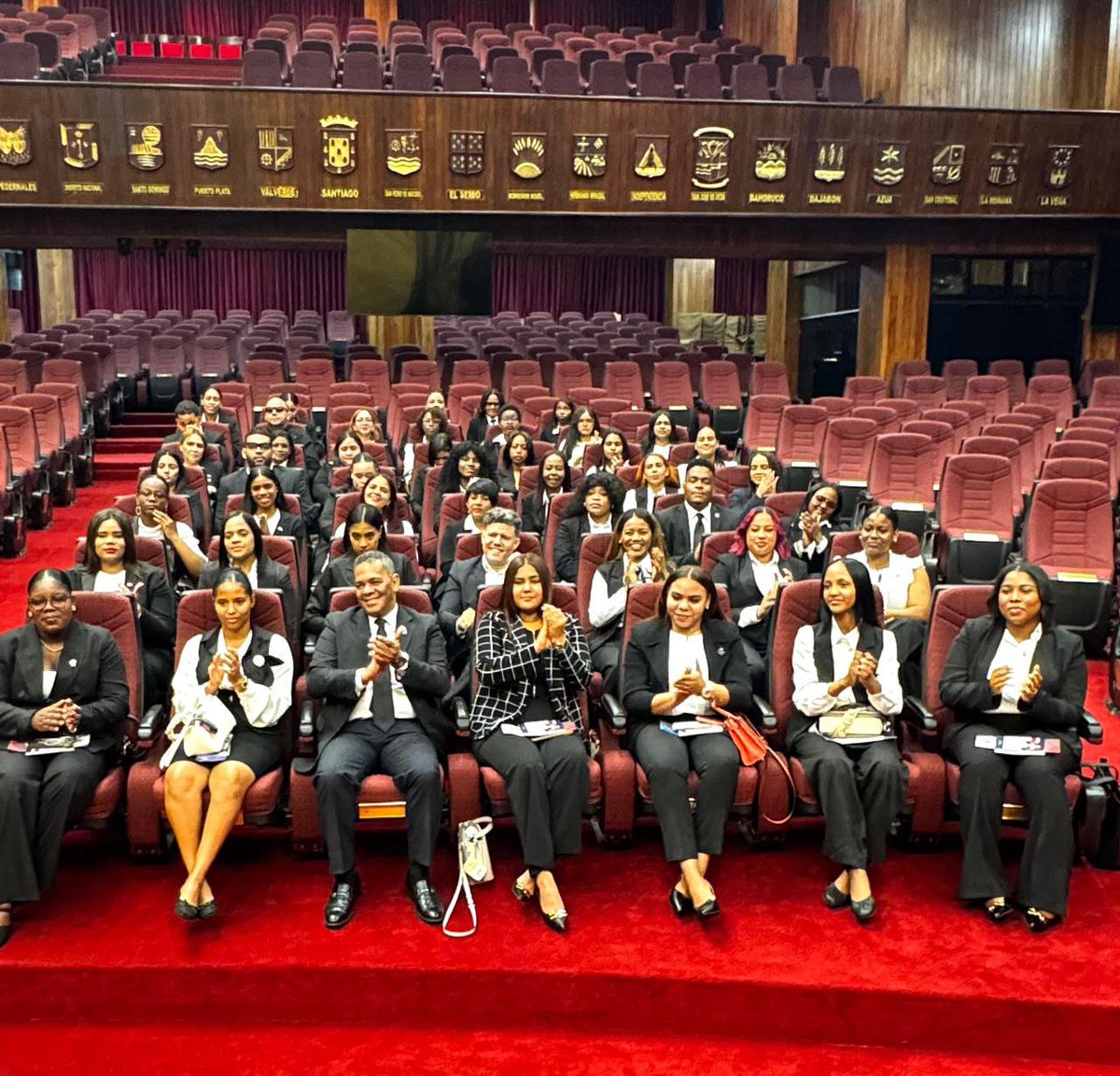 DIAC_RD's tweet photo. Estudiantes de Relaciones Internacionales y Diplomacia de diversas universidades, integrantes de la organización DIPLOMACIA EN ACCIÓN RD (DIAC-RD) realizan visita guiada al Congreso Nacional. @SenadoRD @DIAC_RD @ElicFernandez @MarcosDominiciB # DiplomaciaProactica #DiacRD https://t.co/h8VCr0JEge
